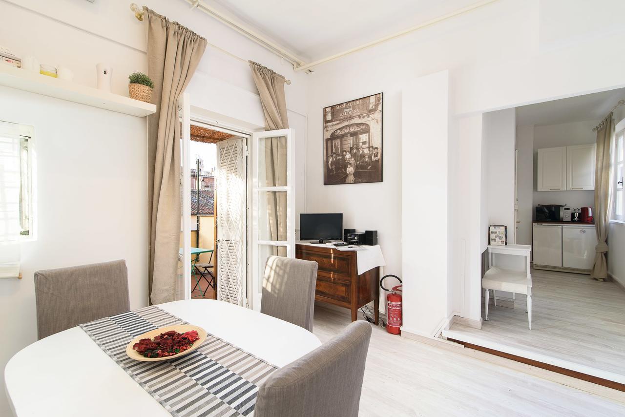 White terrace apartment navona Rome Extérieur photo