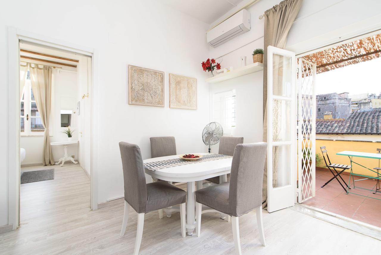White terrace apartment navona Rome Extérieur photo